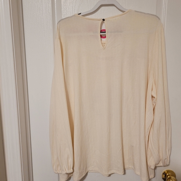 (4X)  Off White Blouse from Maurices - Picture 3 of 8